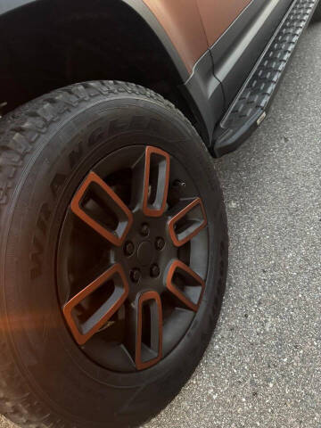 2024 Land Rover Defender 110 P300 S