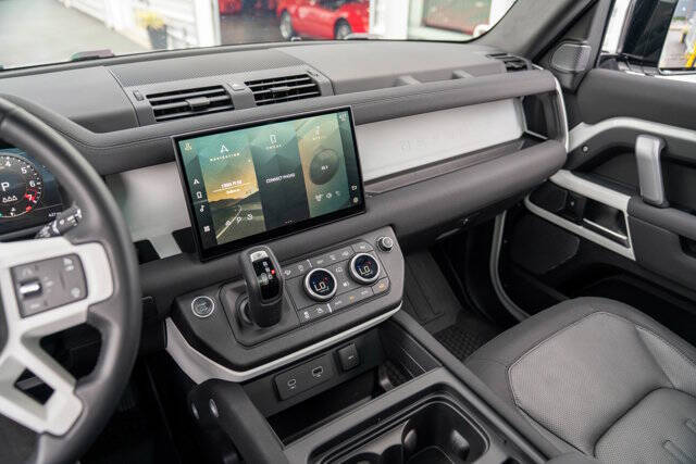 2022 Land Rover Defender 19