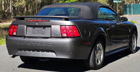 2003 Ford Mustang Deluxe