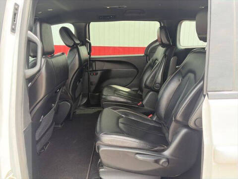 2024 Chrysler Pacifica Plug-In Hybrid Select