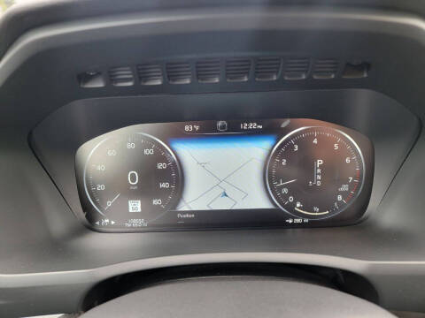 2017 Volvo XC90 T6 Momentum