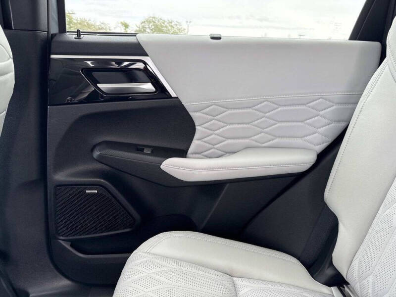 2026 Mitsubishi Outlander SEL
