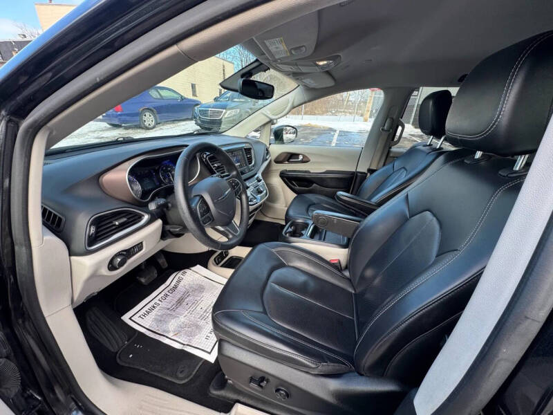 2020 Chrysler Voyager LXi