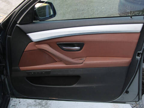 2011 BMW 5 Series 550i xDrive