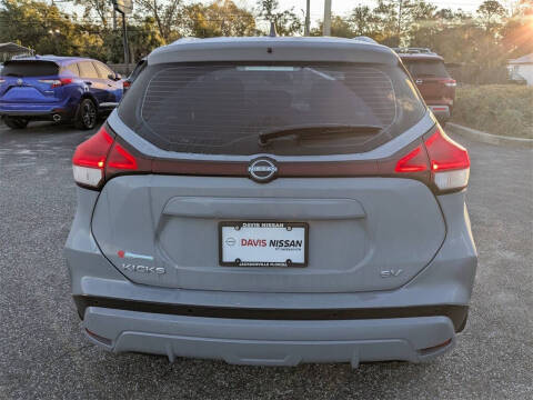 2023 Nissan Kicks SV