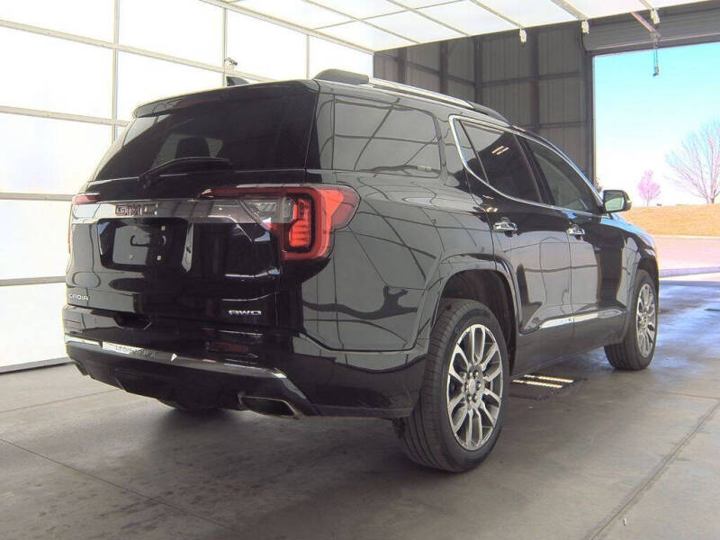 2022 GMC Acadia Denali