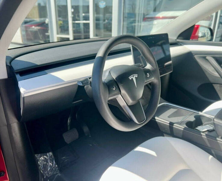 2024 Tesla Model Y Long Range