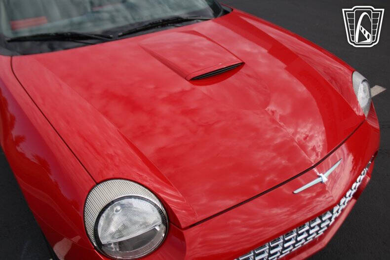 2002 Ford Thunderbird Deluxe