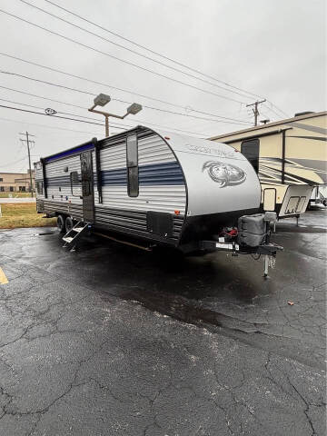 2021 Forest River Cherokee Grey Wolf