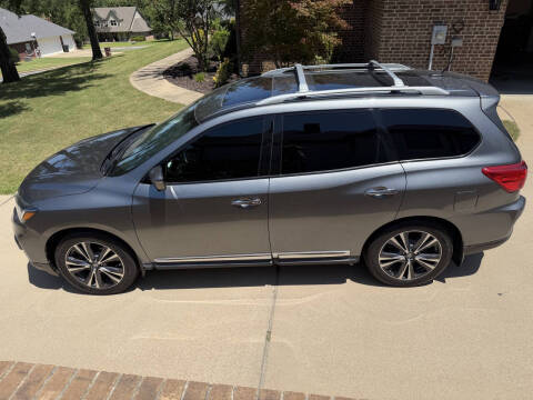2017 Nissan Pathfinder Platinum