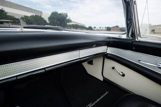 1956 Ford Thunderbird