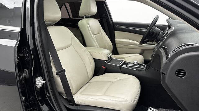 2021 Chrysler 300 Touring L