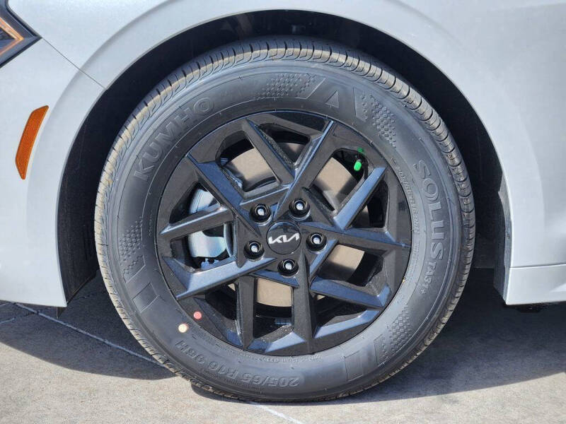 2026 Kia K5 LXS