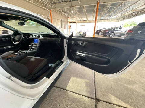 2020 Ford Mustang EcoBoost