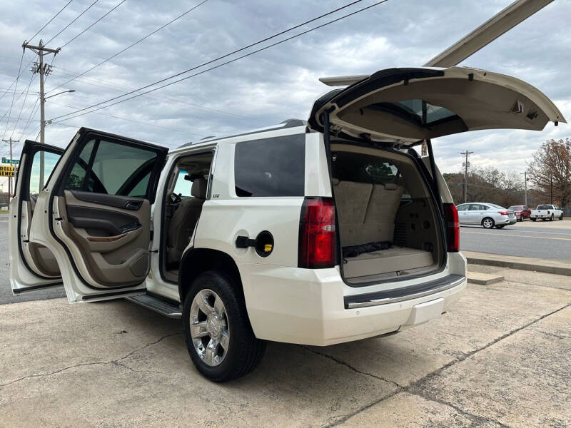 2015 Chevrolet Tahoe LTZ photo 13