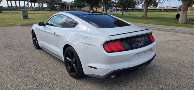 2021 Ford Mustang EcoBoost