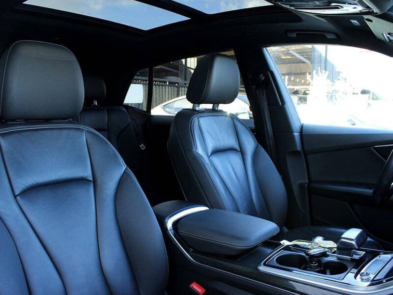 2019 Audi Q8 quattro Premium 55 TFSI