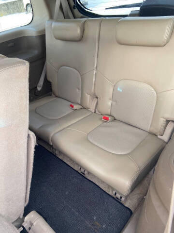 2005 Nissan Pathfinder LE