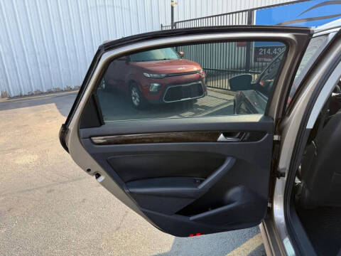 2015 Volkswagen Passat 3.6L V6 SEL Premium