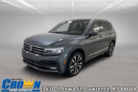 2020 Volkswagen Tiguan for sale at Crown Automotive of Lawrence Kansas in Lawrence KS