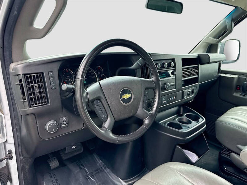 2022 Chevrolet Express 2500