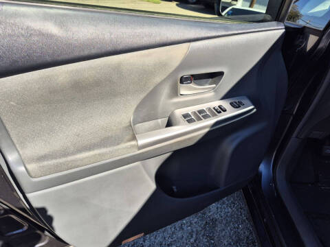 2013 Toyota Prius v Three