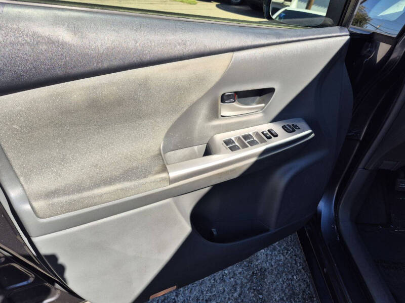 2013 Toyota Prius v Three