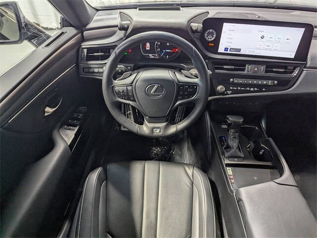 2023 Lexus ES 350 F SPORT Handling