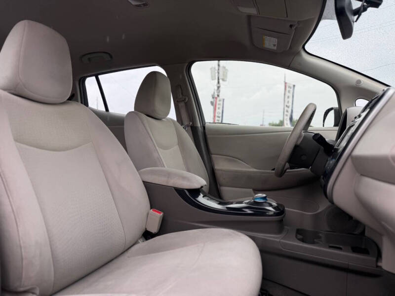 2011 Nissan LEAF SL