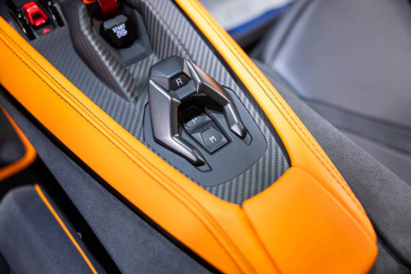 2025 Lamborghini Revuelto