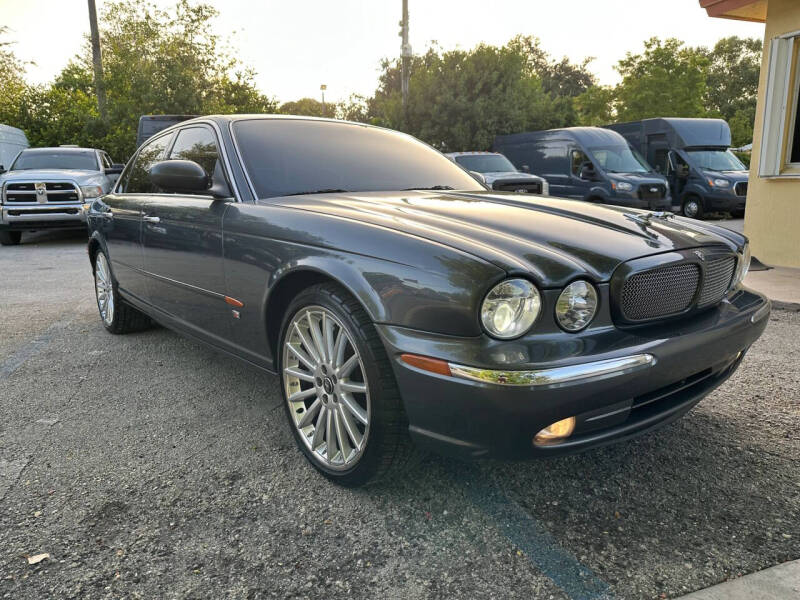 2004 Jaguar XJR