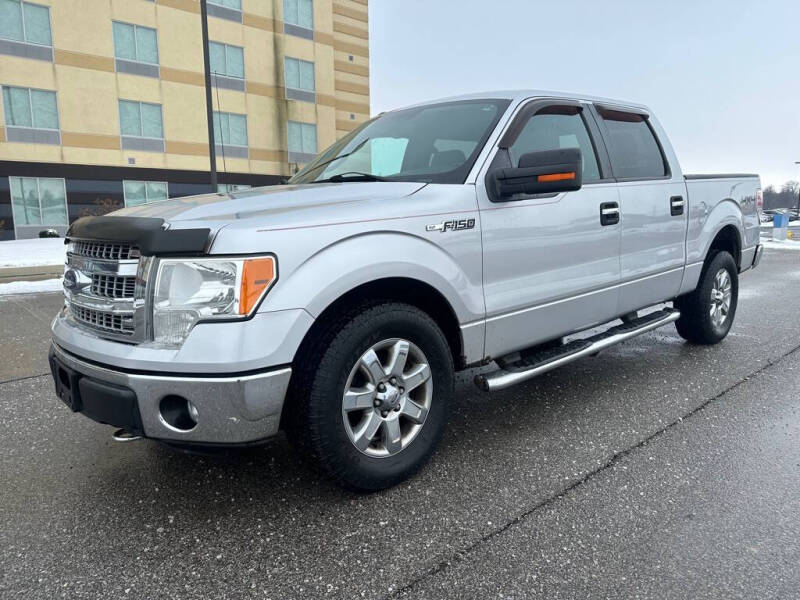 2013 Ford F-150 for sale at The Car Mart in Milford IN