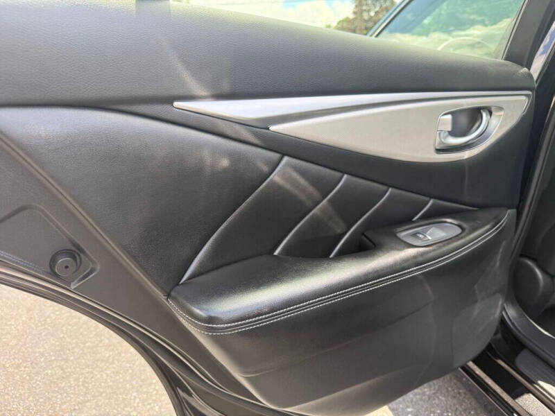 2022 Infiniti Q50 Luxe