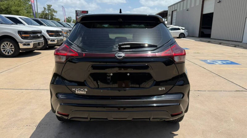 2024 Nissan Kicks SR
