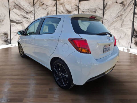2016 Toyota Yaris 5-Door SE