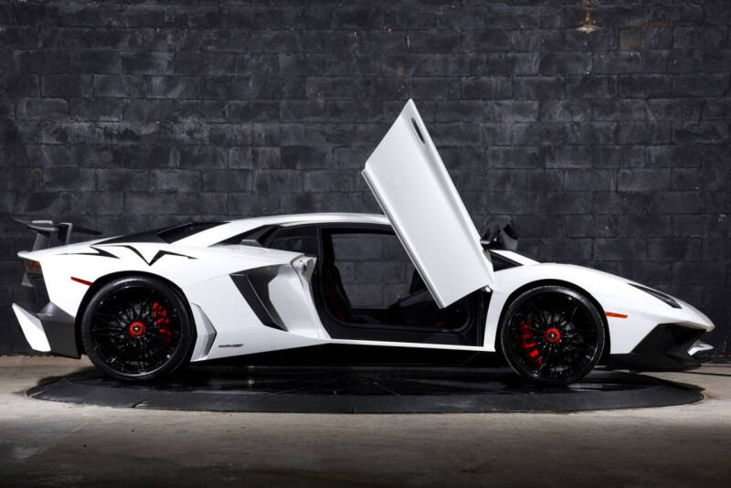2016 Lamborghini Aventador LP 750-4 SV
