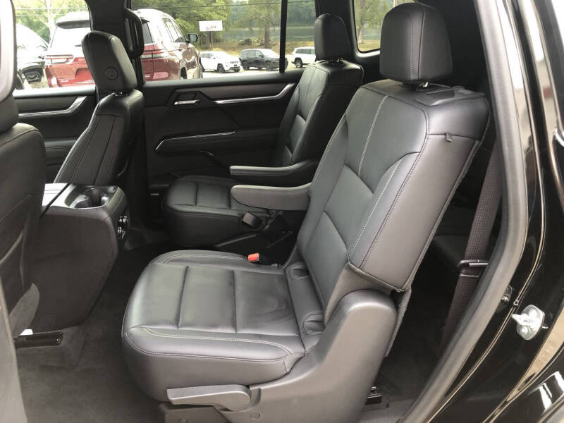 2024 GMC Acadia Elevation