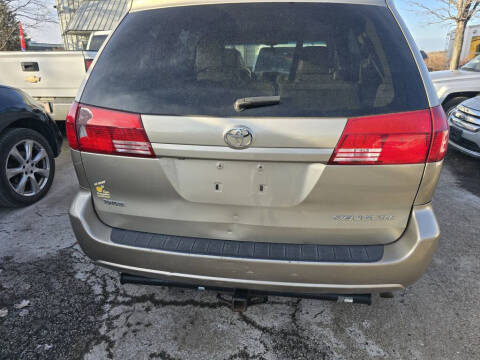 2004 Toyota Sienna XLE Limited 7 Passenger