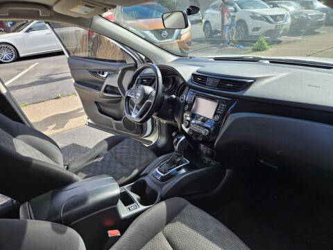 2017 Nissan Rogue Sport SV