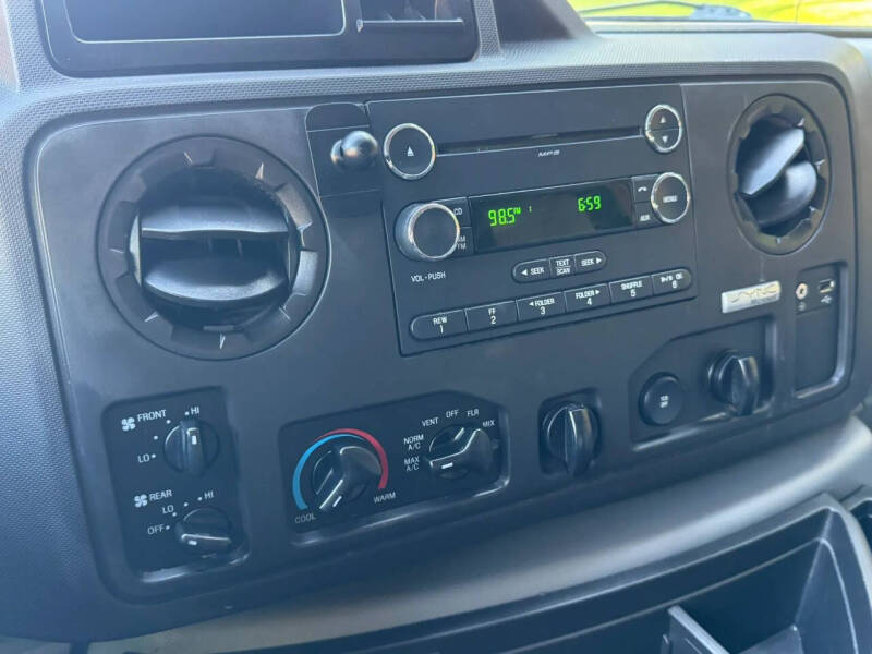 2014 Ford E-Series E-150 XLT