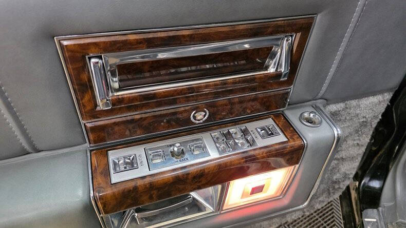 1990 Cadillac Brougham