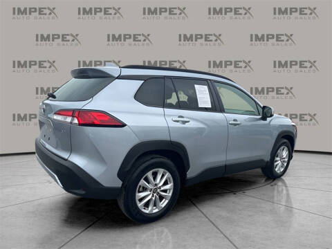 2024 Toyota Corolla Cross LE