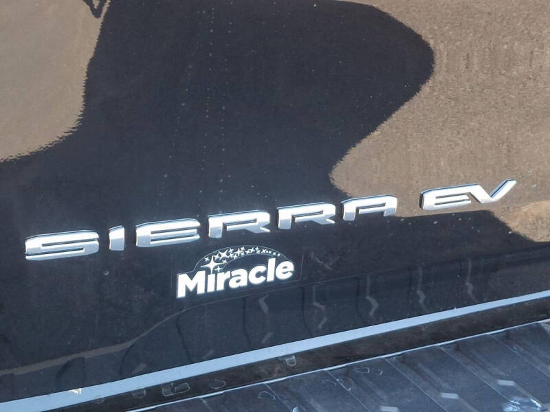 2025 GMC Sierra EV Denali