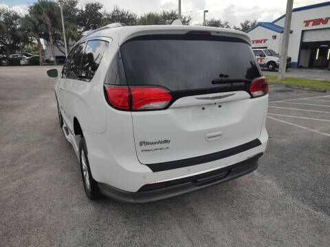 2019 Chrysler Pacifica Touring L