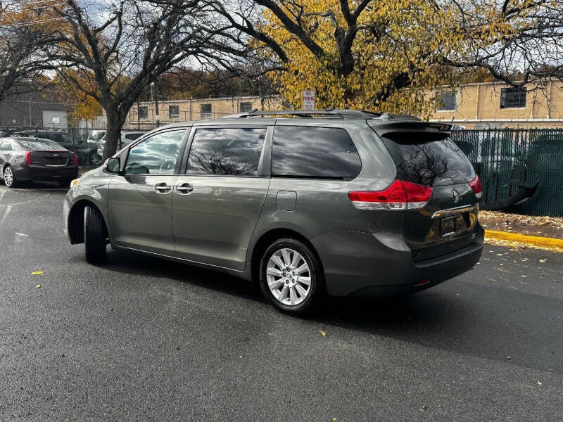 2013 Toyota Sienna Limited 7-Passenger