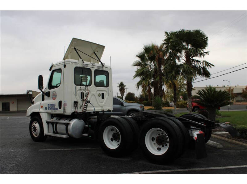 2016 Freightliner Cascadia
