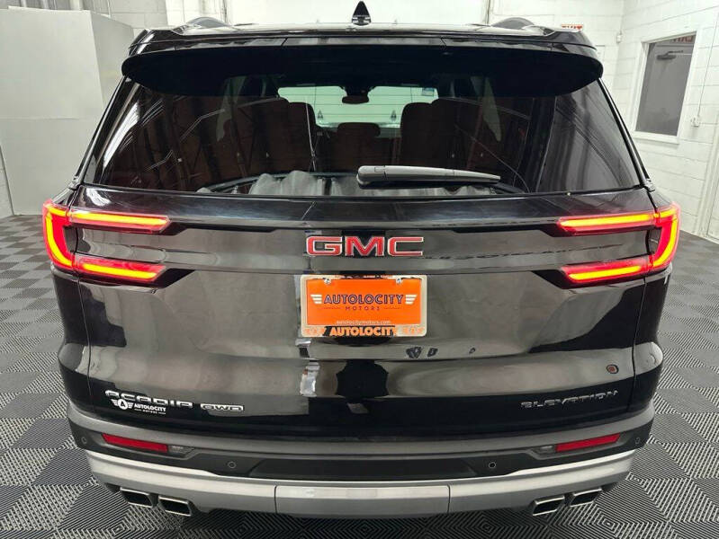 2025 GMC Acadia Elevation