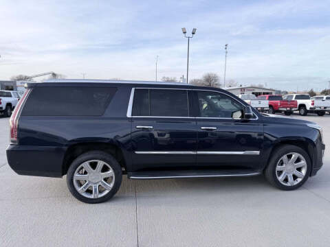 2017 Cadillac Escalade ESV Luxury
