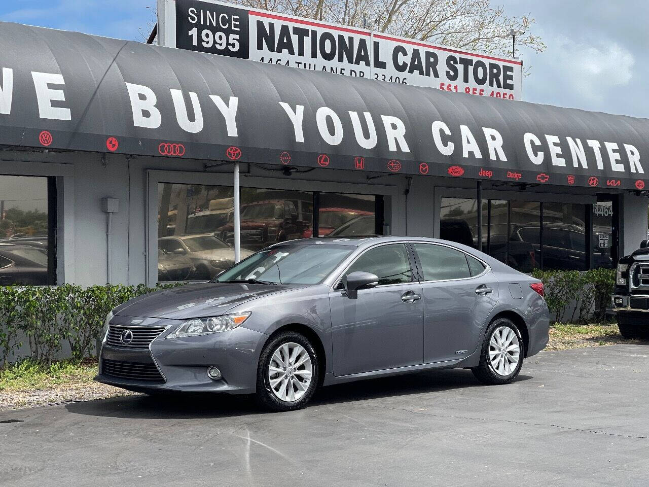 2014 Lexus E-Series Sedan - $13,900