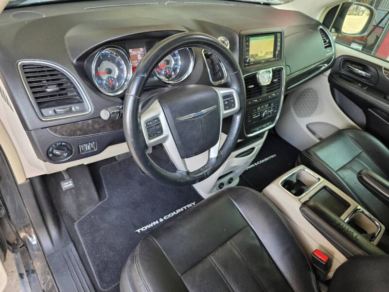 2015 Chrysler Town and Country Touring